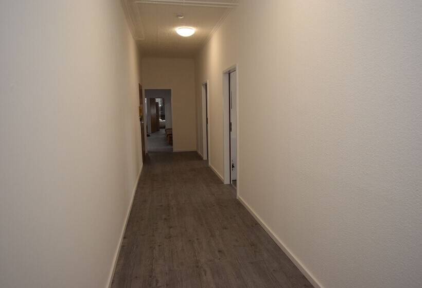 호스텔 Messezimmer Ab Apartments