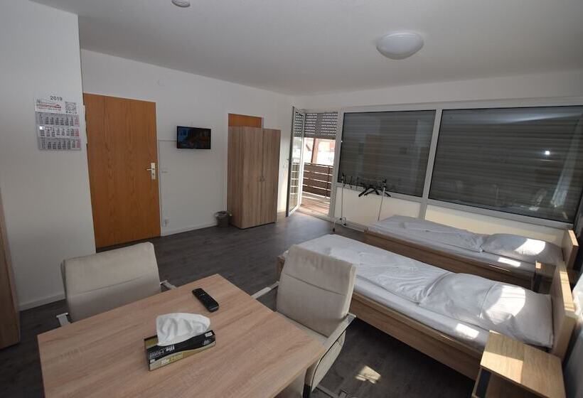 호스텔 Messezimmer Ab Apartments