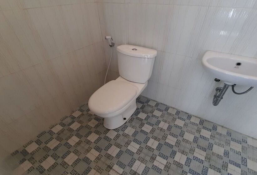 הוסטל Villa Sari By Oyo Rooms