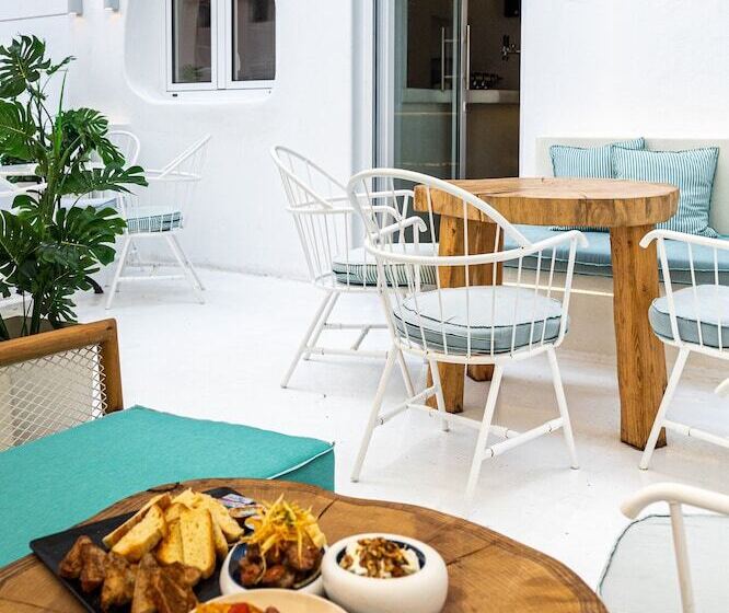 Arco Naxos Luxury Apartments