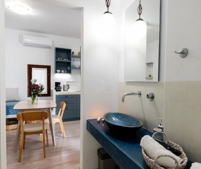 Arco Naxos Luxury Apartments