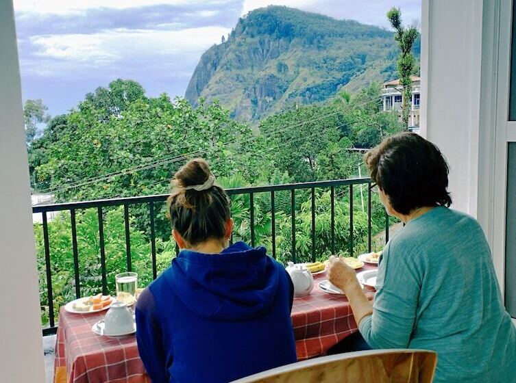 Bed and Breakfast Ella Floating View