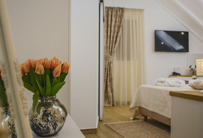 تختخواب و صبحانه Heritage Hotel Dea Hvar