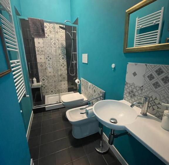 تختخواب و صبحانه Jennys Place