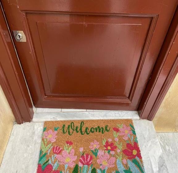 تختخواب و صبحانه Jennys Place