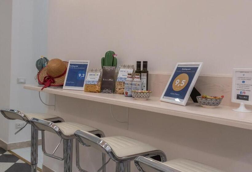 住宿加早餐  Liberty Palace