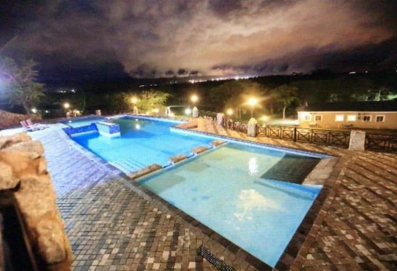 בית מלון כפרי African Rest Lodge