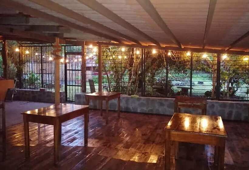 ホテル Alta Vista