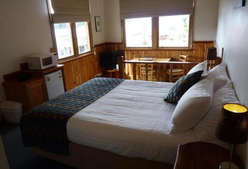 هتل Bushmans Cafe