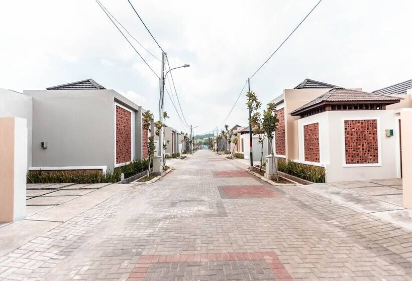 酒店 Collection O 9 Villa Ubud Anyer