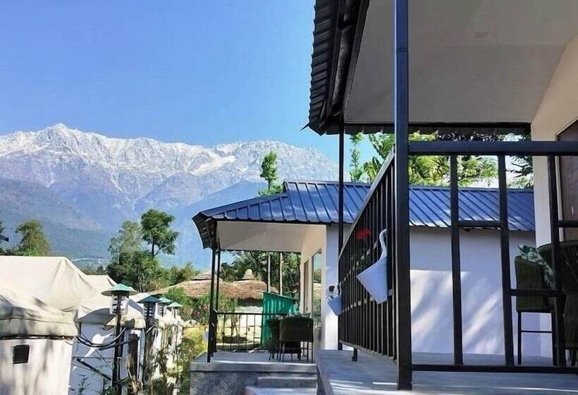 هتل Dev Bhoomi Farms & Cottages