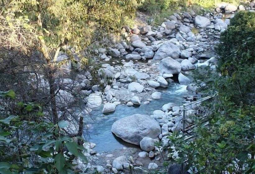 هتل Dev Bhoomi Farms & Cottages