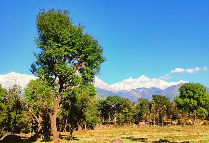 هتل Dev Bhoomi Farms & Cottages