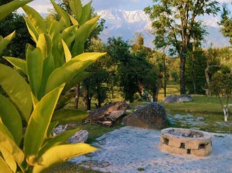 هتل Dev Bhoomi Farms & Cottages