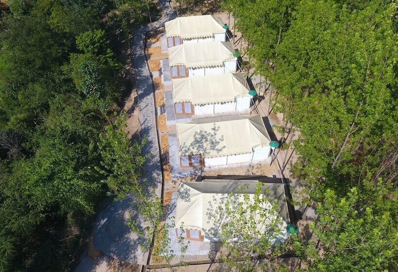 هتل Dev Bhoomi Farms & Cottages