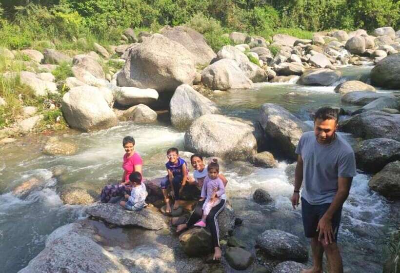 هتل Dev Bhoomi Farms & Cottages