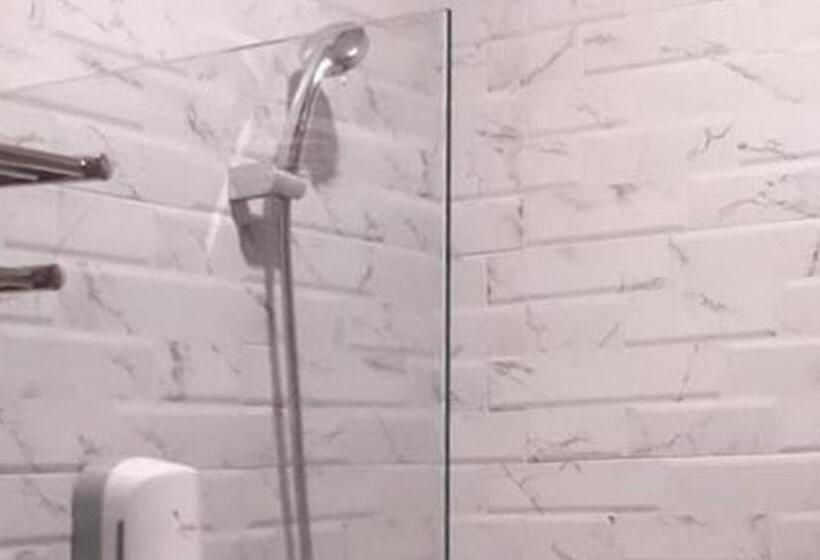 בית מלון כפרי Reddoorz Plus @ Doorman Guest House