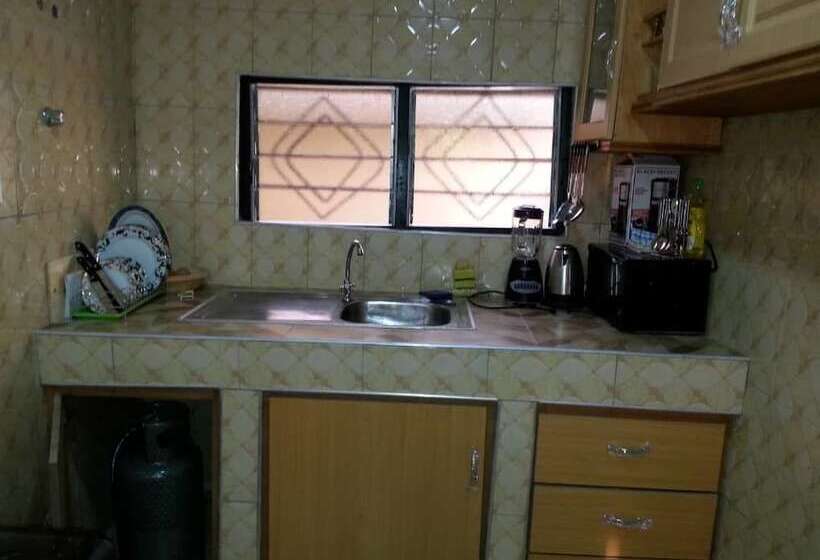 هتل Gya Son Royal Guesthouse