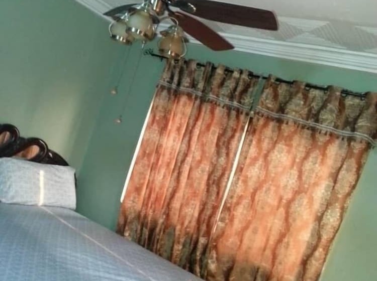 هتل Gya Son Royal Guesthouse