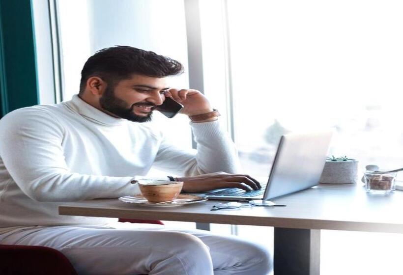 Отель Holiday Inn Express Kolkata Airport, An Ihg