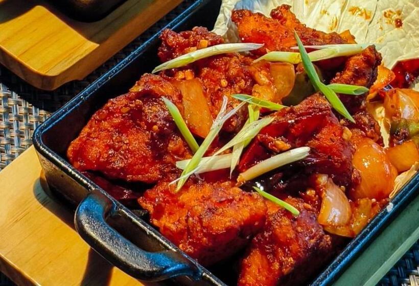 Отель Holiday Inn Express Kolkata Airport, An Ihg