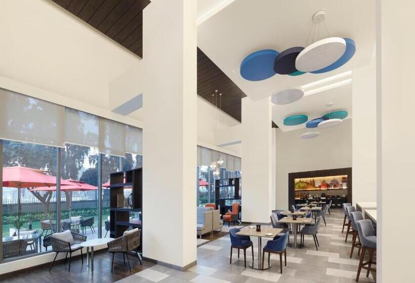 Отель Holiday Inn Express Kolkata Airport, An Ihg