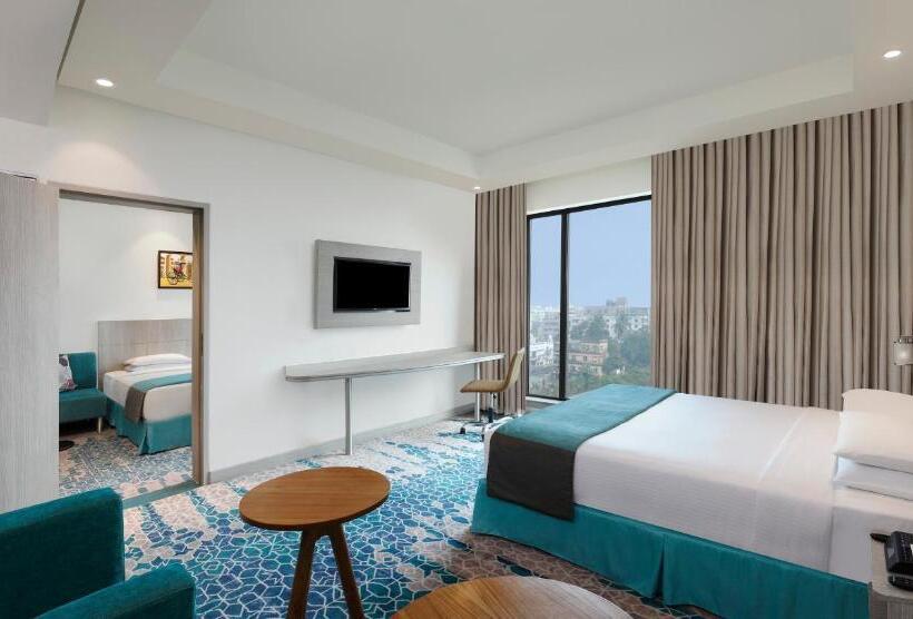 Отель Holiday Inn Express Kolkata Airport, An Ihg