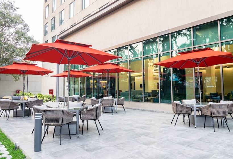 Отель Holiday Inn Express Kolkata Airport, An Ihg