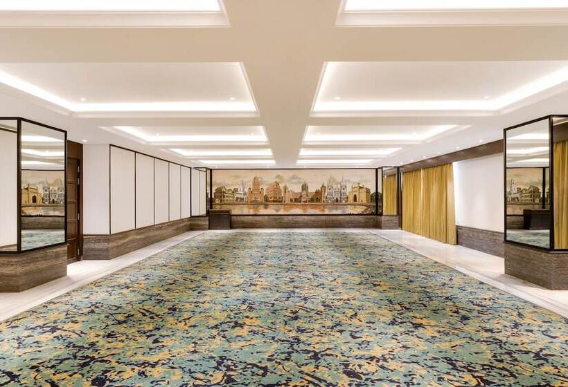 هتل Lemon Tree Premier, Mumbai International Airport