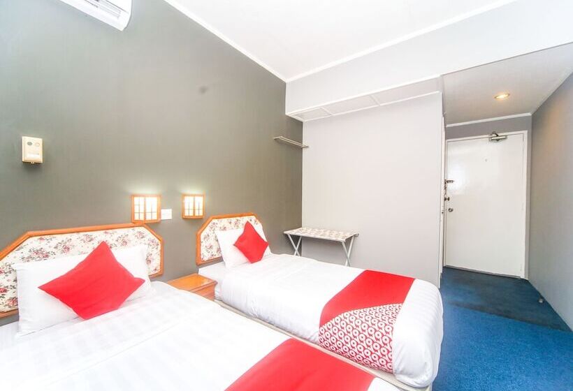 Отель Lutana By Oyo Rooms