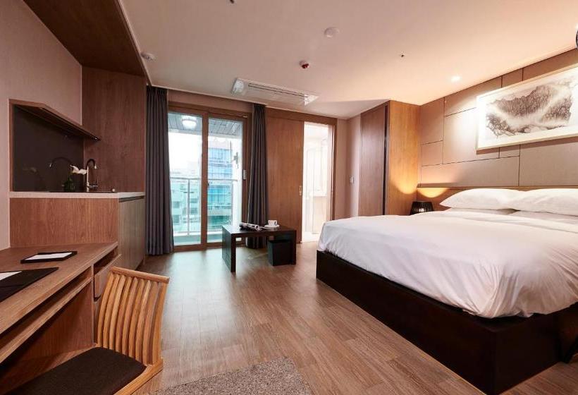 בית מלון כפרי New Raon Stay