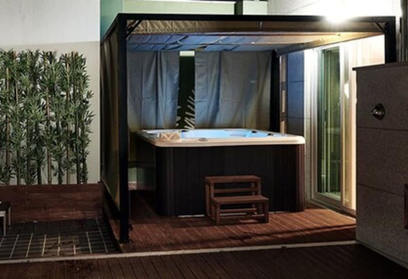 בית מלון כפרי New Raon Stay