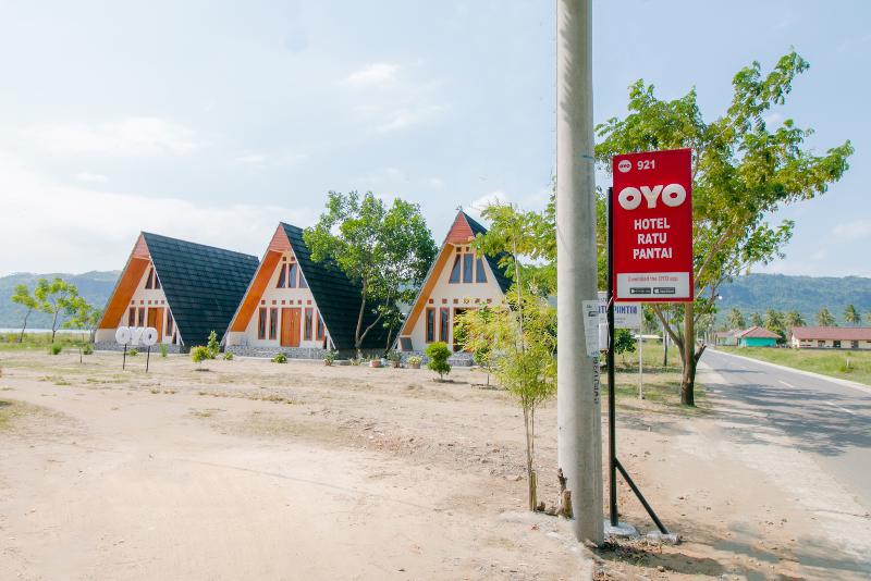 ホテル Ratu Pantai By Oyo Rooms