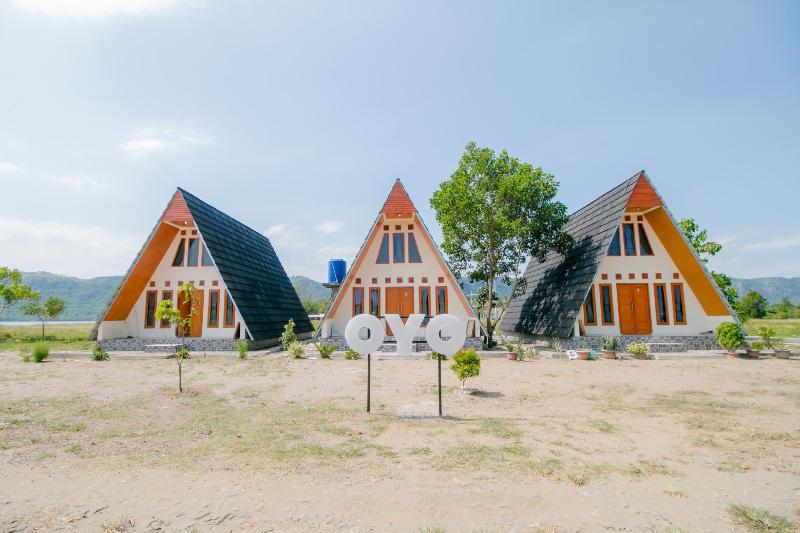 Отель Ratu Pantai By Oyo Rooms