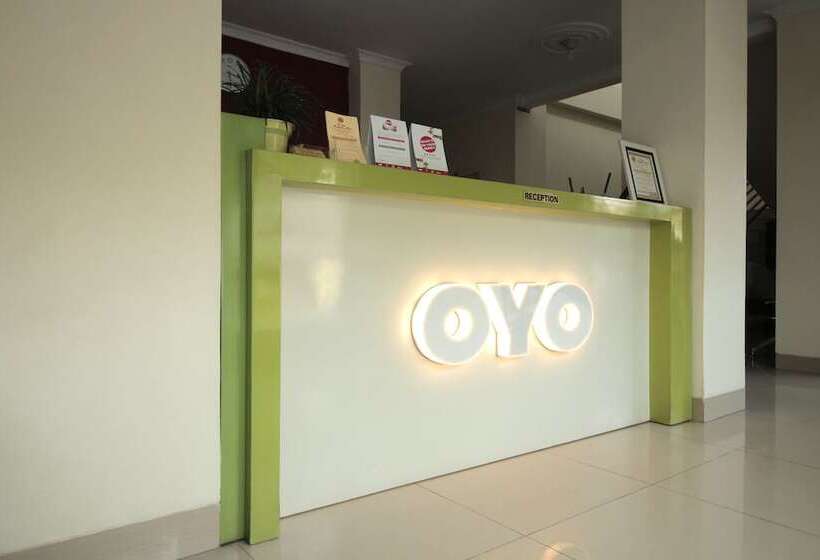 Отель Reddoorz At Andalas Asri