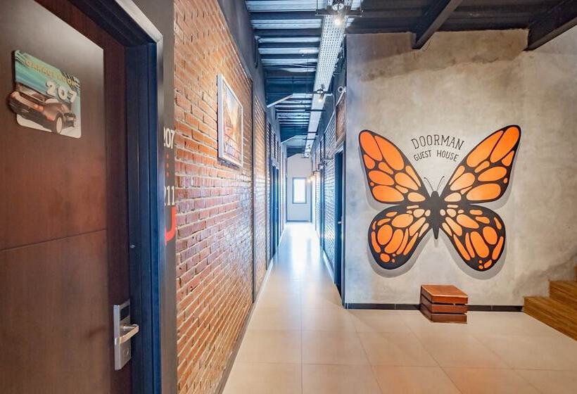 בית מלון כפרי Reddoorz Plus @ Doorman Guest House