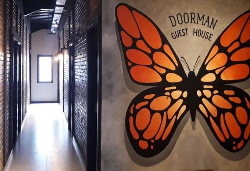 בית מלון כפרי Reddoorz Plus @ Doorman Guest House