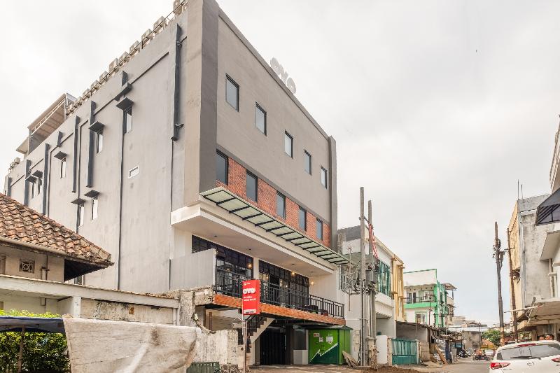 هتل Reddoorz Plus @ Doorman Guest House