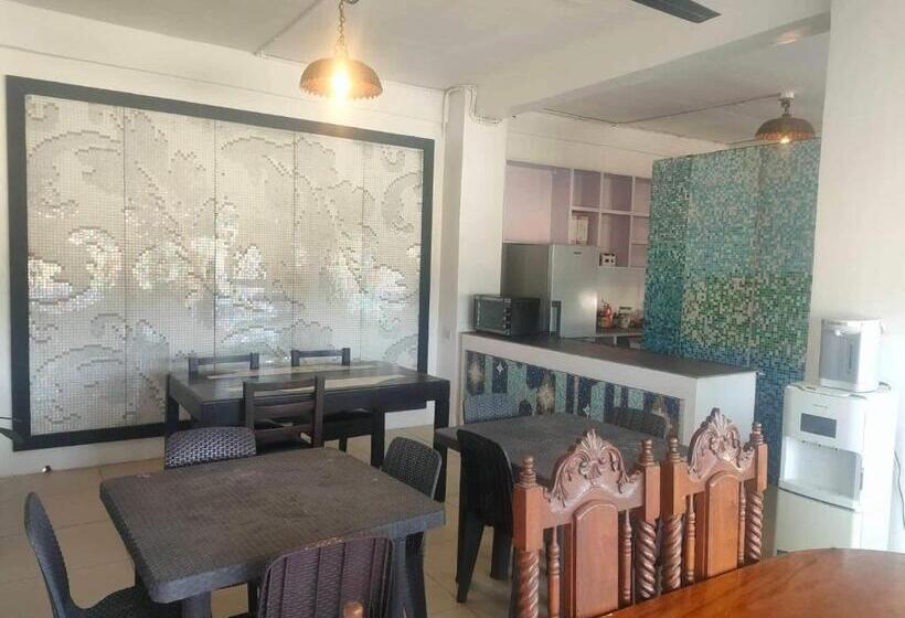 هتل Rupert A Baler