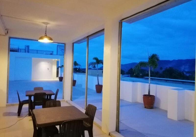 هتل Rupert A Baler