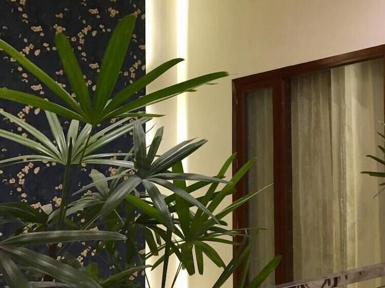 Отель The Indigo Stay