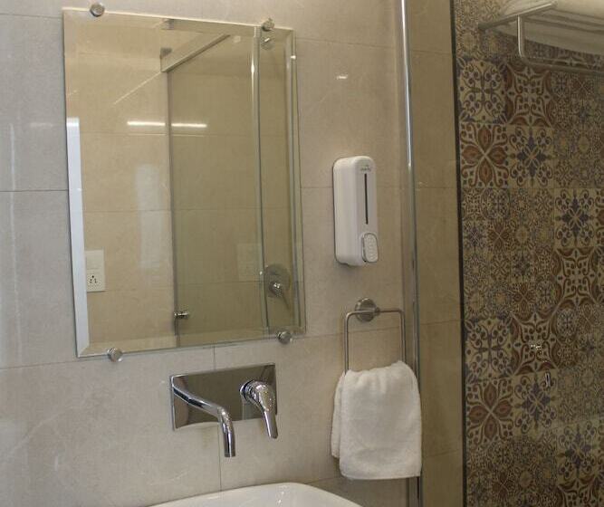 Отель The Indigo Stay