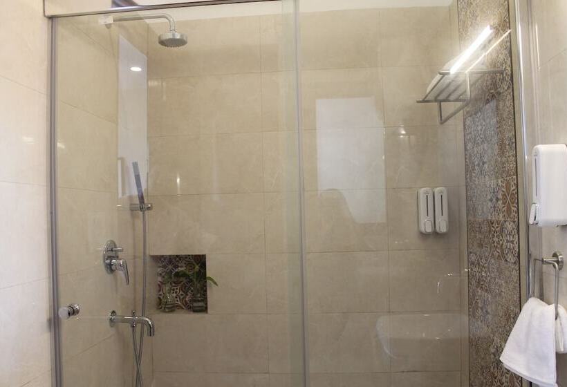 Отель The Indigo Stay