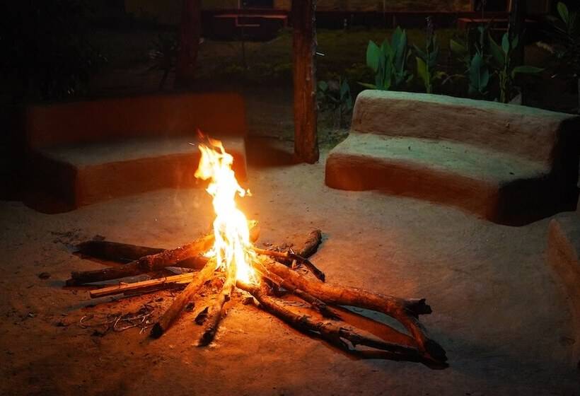 בית מלון כפרי Tribal Wood Resort