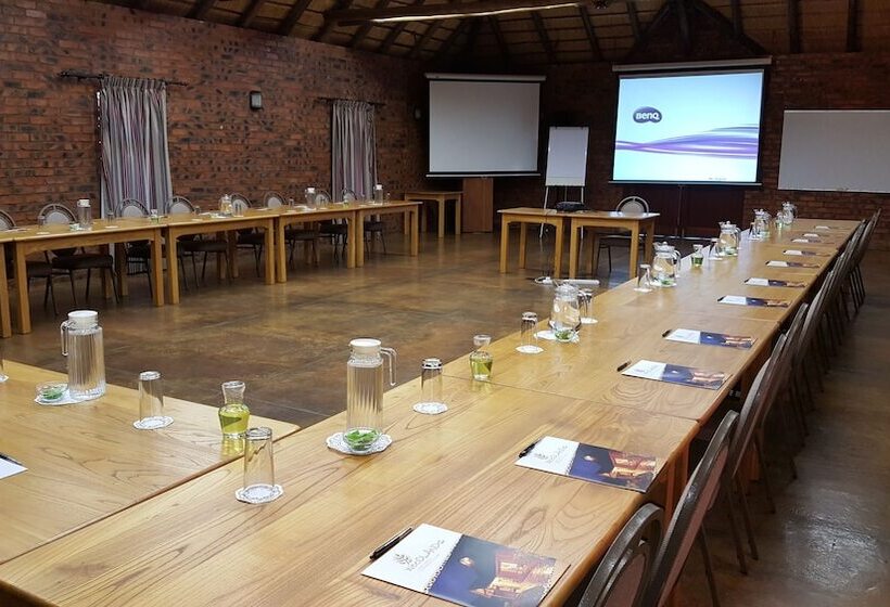 Отель Woodlands Game Lodge