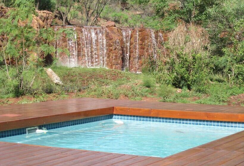 Отель Woodlands Game Lodge