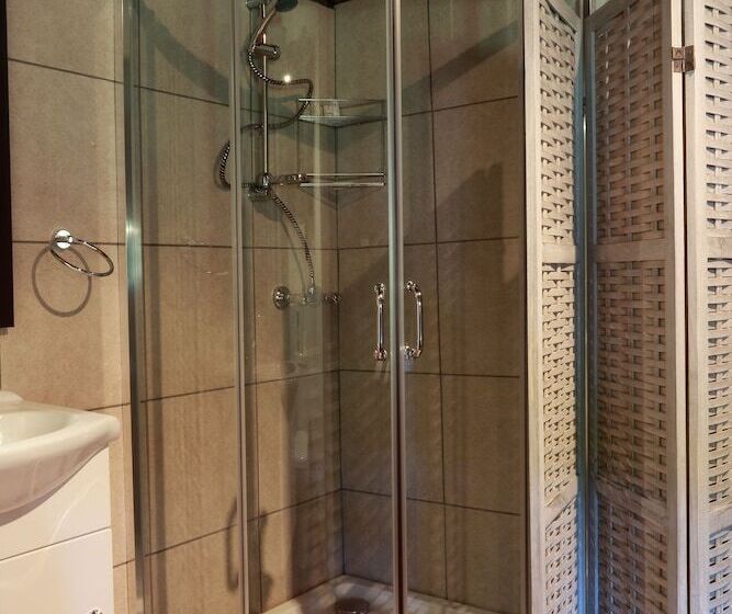 Отель Woodlands Game Lodge