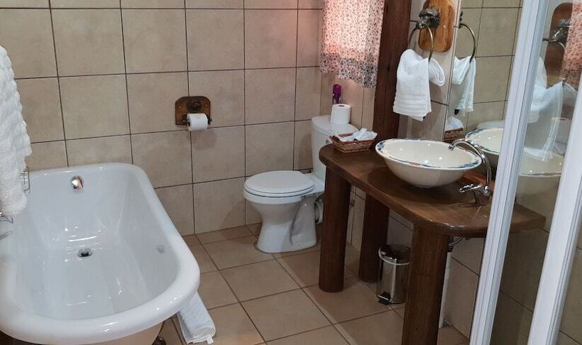 Отель Woodlands Game Lodge