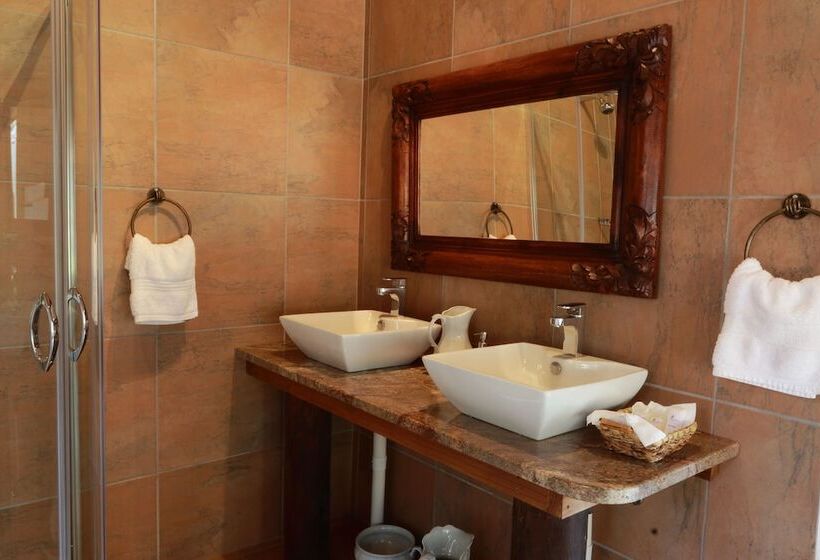 Отель Woodlands Game Lodge