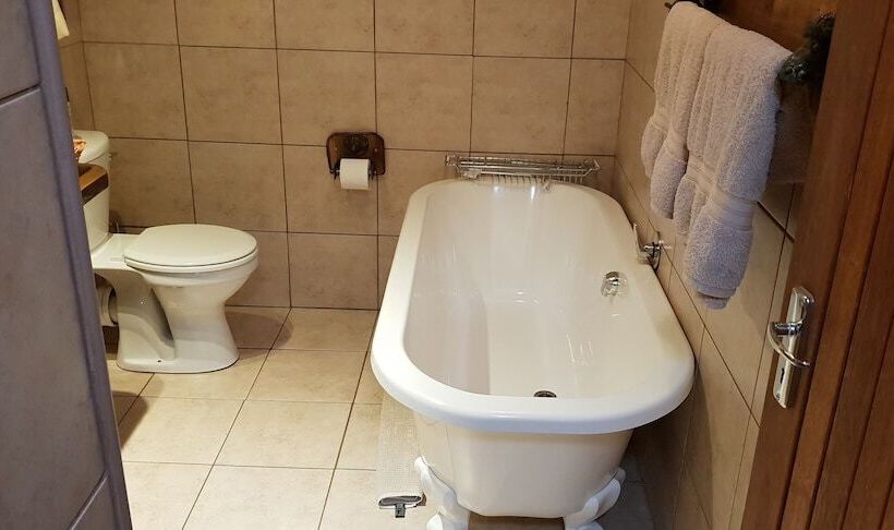 Отель Woodlands Game Lodge